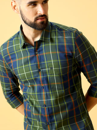 Green With Red Check Shirt shop online at Estilocus. DETAILS & CARE This pure cotton Checked shirt is a stylish go-to for laidback days. Cut in a comfy regular fit, with a classic button-down front and chest pocket. 100% premium cotton full sleeve Checked