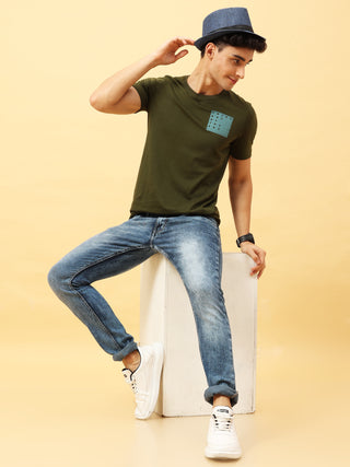 THINK GREEN T-SHIRT shop online at Estilocus. This pure cotton printed T-shirt is a stylish go-to for laidback days. Cut in a comfy regular fit. • 100% Cotton knitted interlock 190GSM• Bio washed fabric• Round neck T-shirt • Half sleeve • Suits to wear in