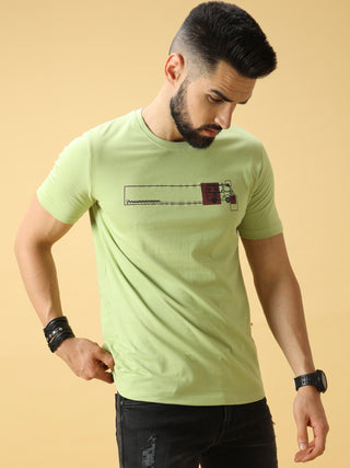 Chest Screen Black Maroon Print Crew Neck T-Shirt shop online at Estilocus. This pure cotton printed T-shirt is a stylish go-to for laidback days. Cut in a comfy regular fit. • 100% Cotton knitted interlock 190GSM• Bio washed fabric• Round neck T-shirt •