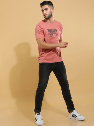 Peach Horse Crewneck T-Shirt shop online at Estilocus. This pure cotton printed T-shirt is a stylish go-to for laidback days. Cut in a comfy regular fit. • 100% Cotton knitted interlock 190GSM• Bio washed fabric• Round neck T-shirt • Half sleeve • Suits t