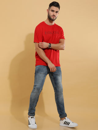 Rosso Corsa Crewneck T-Shirt shop online at Estilocus. This pure cotton printed T-shirt is a stylish go-to for laidback days. Cut in a comfy regular fit. • 100% Cotton knitted interlock 190GSM• Bio washed fabric• Round neck T-shirt • Half sleeve • Suits t