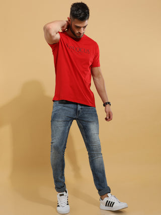 Rosso Corsa Crewneck T-Shirt shop online at Estilocus. This pure cotton printed T-shirt is a stylish go-to for laidback days. Cut in a comfy regular fit. • 100% Cotton knitted interlock 190GSM• Bio washed fabric• Round neck T-shirt • Half sleeve • Suits t