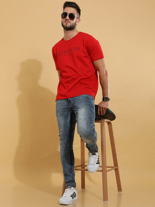 Rosso Corsa Crewneck T-Shirt shop online at Estilocus. This pure cotton printed T-shirt is a stylish go-to for laidback days. Cut in a comfy regular fit. • 100% Cotton knitted interlock 190GSM• Bio washed fabric• Round neck T-shirt • Half sleeve • Suits t