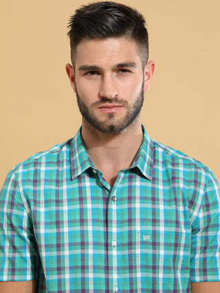 Green Checks Semi Casual Shirt shop online at Estilocus. DETAILS & CARE This pure cotton checked shirt is a stylish go-to for laidback days. Cut in a comfy regular fit, with a classic button-down front and chest pocket. 100% premium cotton full sleeve che