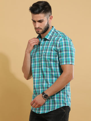 Green Checks Semi Casual Shirt shop online at Estilocus. DETAILS & CARE This pure cotton checked shirt is a stylish go-to for laidback days. Cut in a comfy regular fit, with a classic button-down front and chest pocket. 100% premium cotton full sleeve che