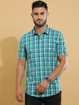 Green Checks Semi Casual Shirt shop online at Estilocus. DETAILS & CARE This pure cotton checked shirt is a stylish go-to for laidback days. Cut in a comfy regular fit, with a classic button-down front and chest pocket. 100% premium cotton full sleeve che