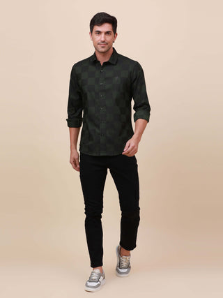 Green Check Pocketless Shirt shop online at Estilocus. 100% Cotton ,Full-sleeve checks shirt Self fold placket Regular collar Double button edge cuff Pocketless Curved bottom hemline Finest quality brand embroidery at front placket. All single needle cons