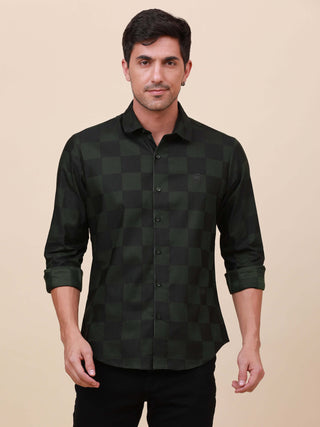 Green Check Pocketless Shirt shop online at Estilocus. 100% Cotton ,Full-sleeve checks shirt Self fold placket Regular collar Double button edge cuff Pocketless Curved bottom hemline Finest quality brand embroidery at front placket. All single needle cons