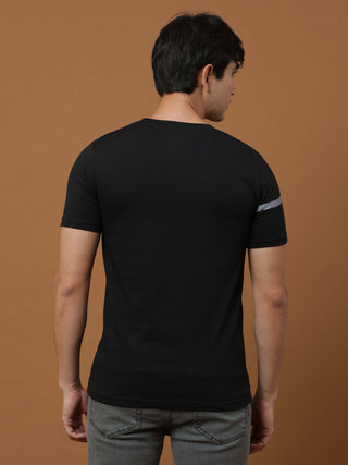 Raw&Royal Black Printed T Shirt shop online at Estilocus. 100% Cotton Designed and printed on knitted fabric. The fabric is stretchy and lightweight, with a soft skin feel and no wrinkles. Crew neck collar which is smooth on the neck and keeps you comfort