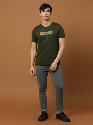 Dk Olive Classic Hd Printed T Shirt shop online at Estilocus. 100% Cotton Designed and printed on knitted fabric. The fabric is stretchy and lightweight, with a soft skin feel and no wrinkles. Crew neck collar which is smooth on the neck and keeps you com