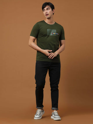 Estilocus Dk Olive Crew Neck Printed T Shirt shop online at Estilocus. 100% Cotton Designed and printed on knitted fabric. The fabric is stretchy and lightweight, with a soft skin feel and no wrinkles. Crew neck collar which is smooth on the neck and keep