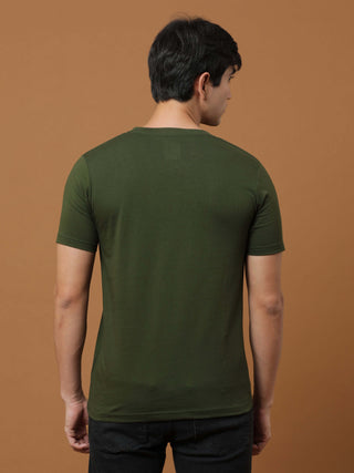 Estilocus Dk Olive Crew Neck Printed T Shirt shop online at Estilocus. 100% Cotton Designed and printed on knitted fabric. The fabric is stretchy and lightweight, with a soft skin feel and no wrinkles. Crew neck collar which is smooth on the neck and keep