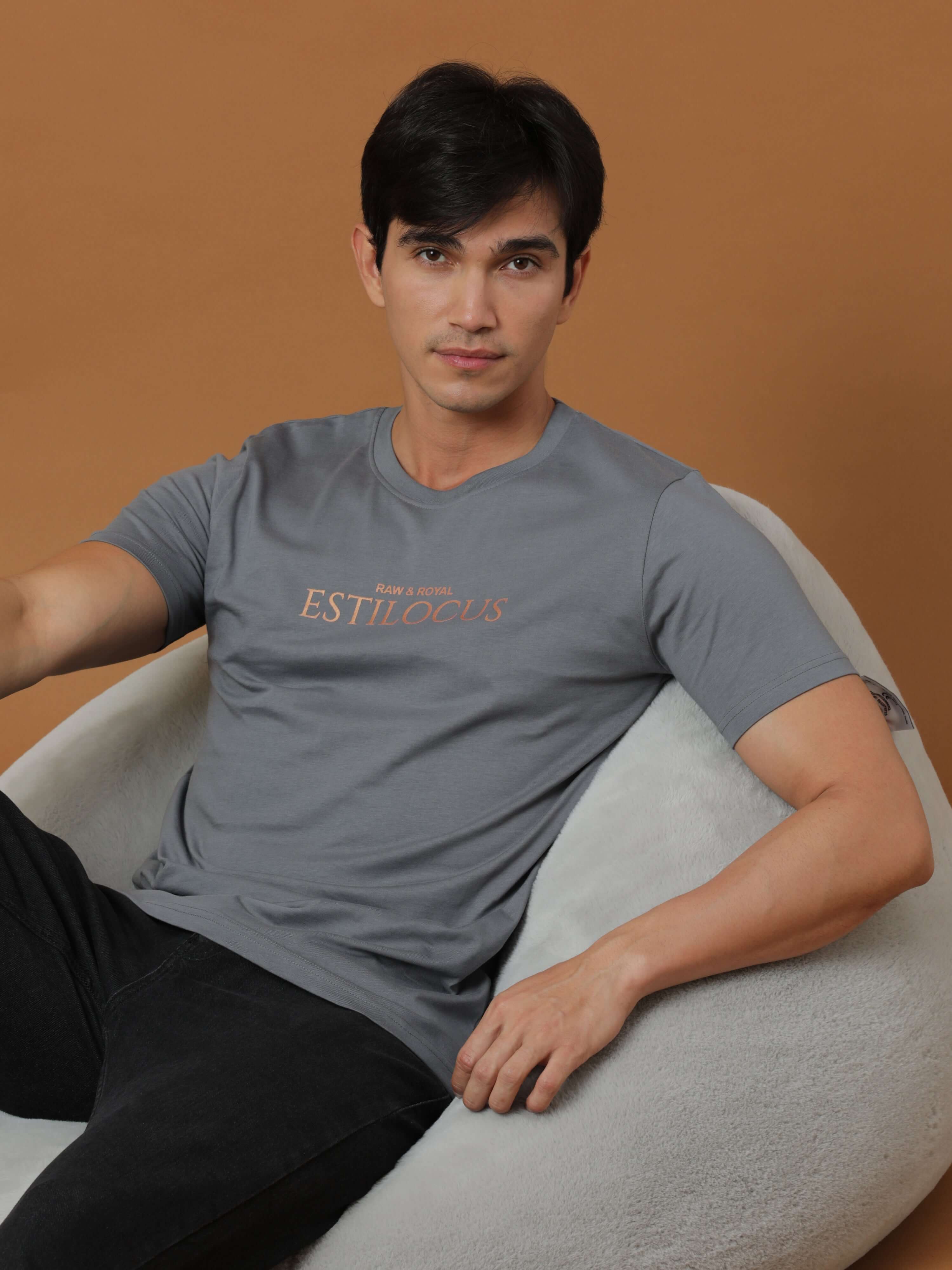 Estilocus Gunmetal Grey Printed T Shirt shop online at Estilocus. 100% Cotton Designed and printed on knitted fabric. The fabric is stretchy and lightweight, with a soft skin feel and no wrinkles. Crew neck collar which is smooth on the neck and keeps you