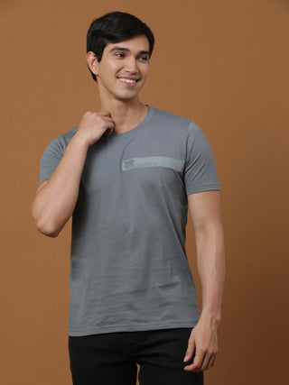 Gunmetal Grey Hd Printed Logo T Shirt shop online at Estilocus. 100% Cotton Designed and printed on knitted fabric. The fabric is stretchy and lightweight, with a soft skin feel and no wrinkles. Crew neck collar which is smooth on the neck and keeps you c