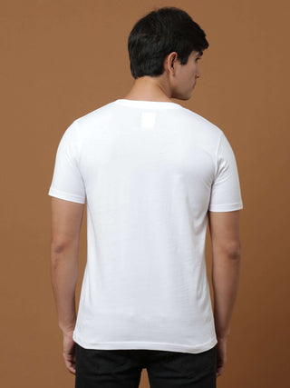 Estilocus White Printed T Shirt shop online at Estilocus. 100% Cotton Designed and printed on knitted fabric. The fabric is stretchy and lightweight, with a soft skin feel and no wrinkles. Crew neck collar which is smooth on the neck and keeps you comfort