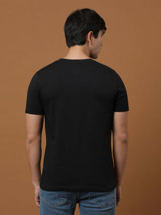 Vintage Black Printed T Shirt shop online at Estilocus. 100% Cotton Designed and printed on knitted fabric. The fabric is stretchy and lightweight, with a soft skin feel and no wrinkles. Crew neck collar which is smooth on the neck and keeps you comfortab