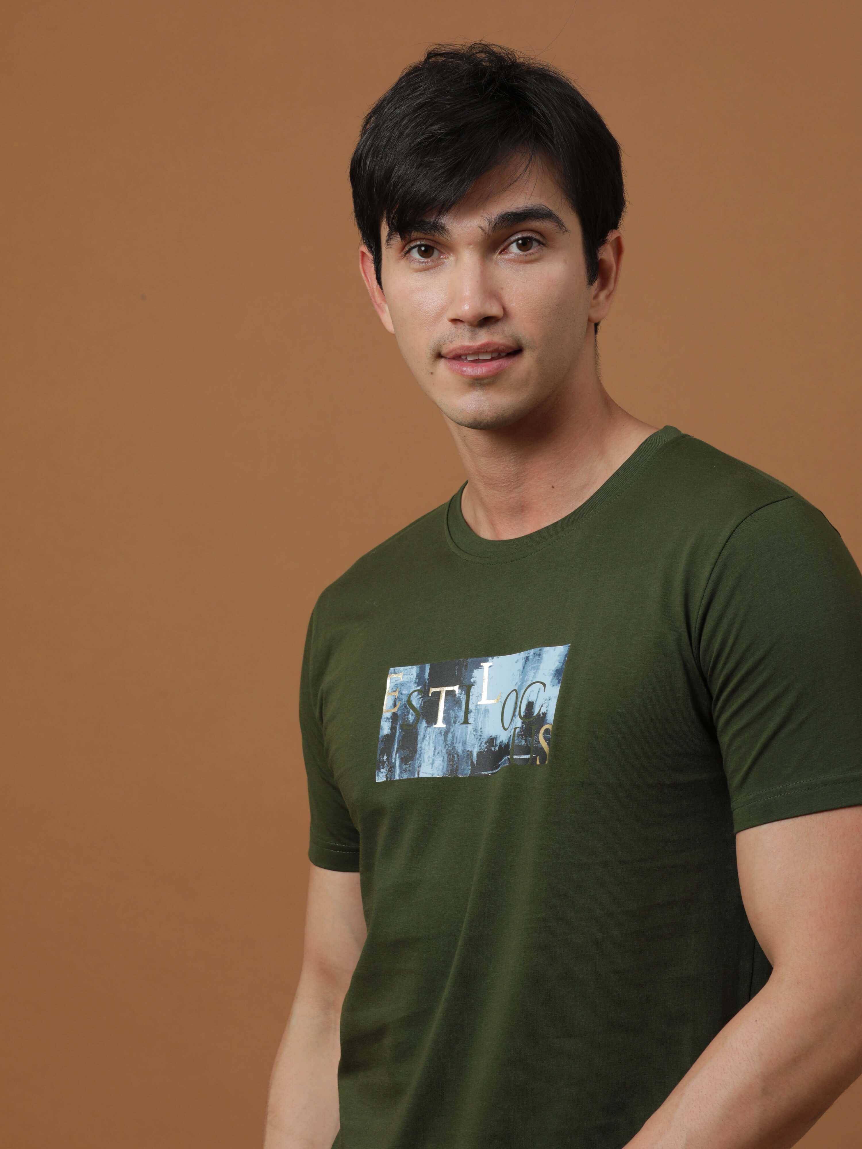 Vintage Dk Olive Printed T Shirt shop online at Estilocus. 100% Cotton Designed and printed on knitted fabric. The fabric is stretchy and lightweight, with a soft skin feel and no wrinkles. Crew neck collar which is smooth on the neck and keeps you comfor