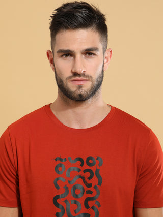 MAROON SNAKE CREWNECK T-SHIRT | Mens Wear shop online at Estilocus. Buy MAROON SNAKE CREWNECK T-SHIRT in different sizes and colors online. Shop For Mens Wear with a wide range of Brand New Collections in latest styles only at ESTILOCUS. *Free Shipping *C