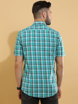 Green Checks Semi Casual Shirt shop online at Estilocus. DETAILS & CARE This pure cotton checked shirt is a stylish go-to for laidback days. Cut in a comfy regular fit, with a classic button-down front and chest pocket. 100% premium cotton full sleeve che