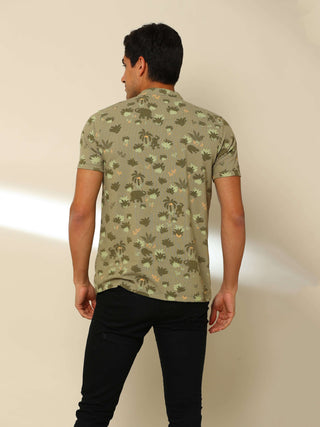 Olive Green Henley Neck T Shirt shop online at Estilocus. 100% Cotton Designed and printed on knitted fabric. The fabric is stretchy and lightweight, with a soft skin feel and no wrinkles. The Henley collar is smooth on the neck and keeps you comfortable