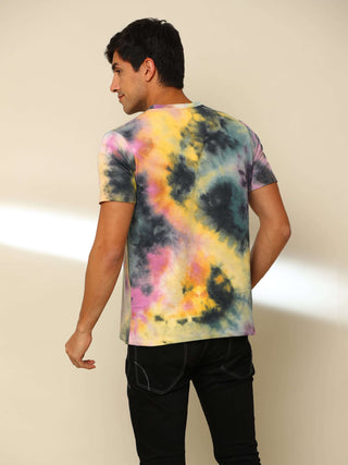 Deep Coloured Crew Neck T Shirt shop online at Estilocus. 100% Cotton Designed and printed on knitted fabric. The fabric is stretchy and lightweight, with a soft skin feel and no wrinkles. Flat collar is smooth on the neck and keeps you comfortable all da