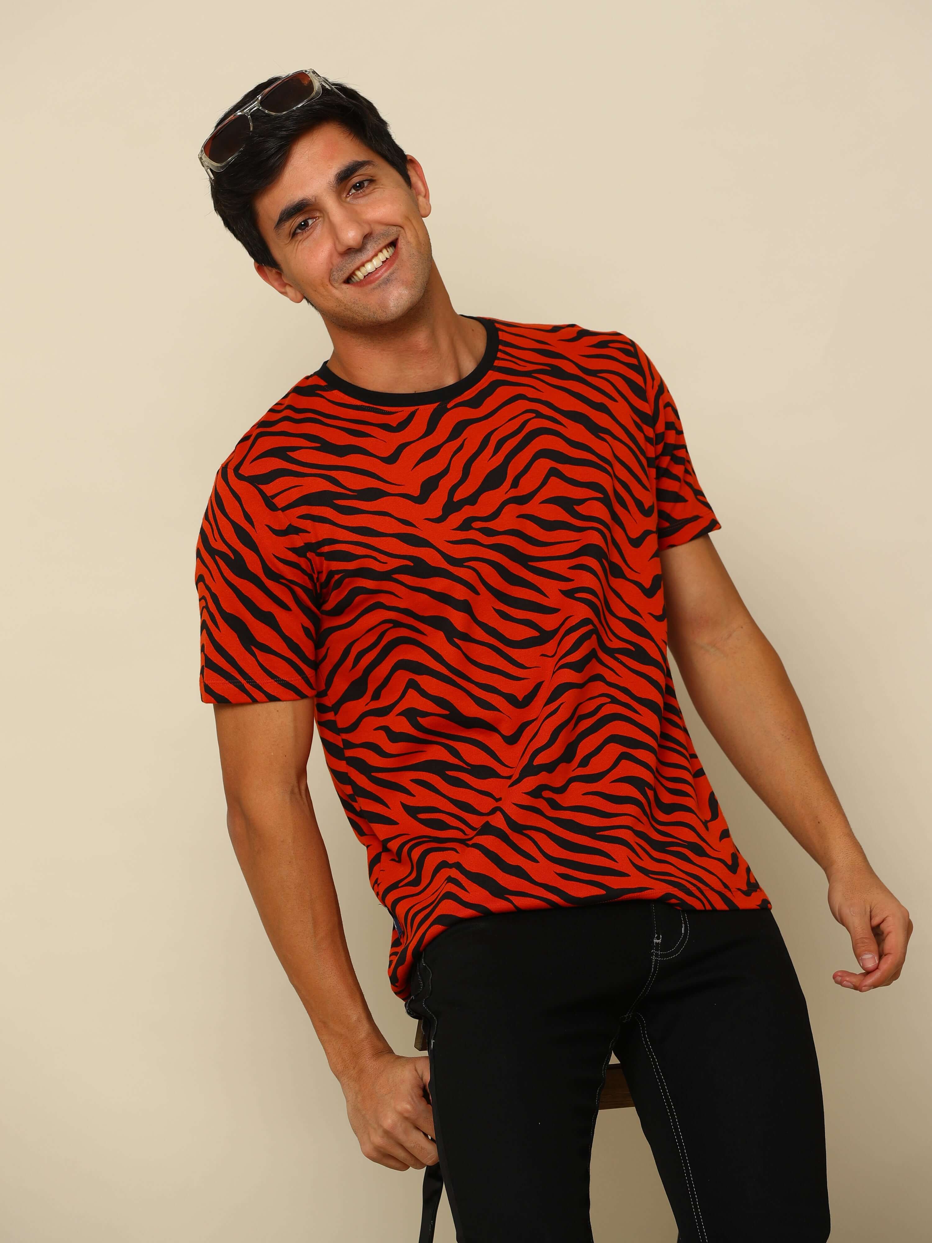 Red Tiger Crew Neck Printed T Shirt shop online at Estilocus. 100% Cotton Designed and printed on knitted fabric. The fabric is stretchy and lightweight, with a soft skin feel and no wrinkles. Flat collar is smooth on the neck and keeps you comfortable al